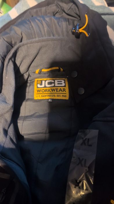 Kurtka robocza JCB Trade Hybrid Padded Jacket z polarową podszewką