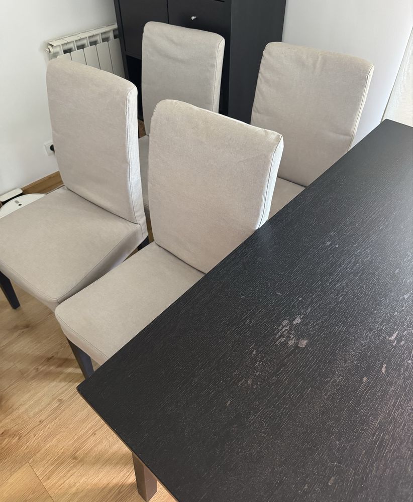 Mesa extensível com 4 cadeiras