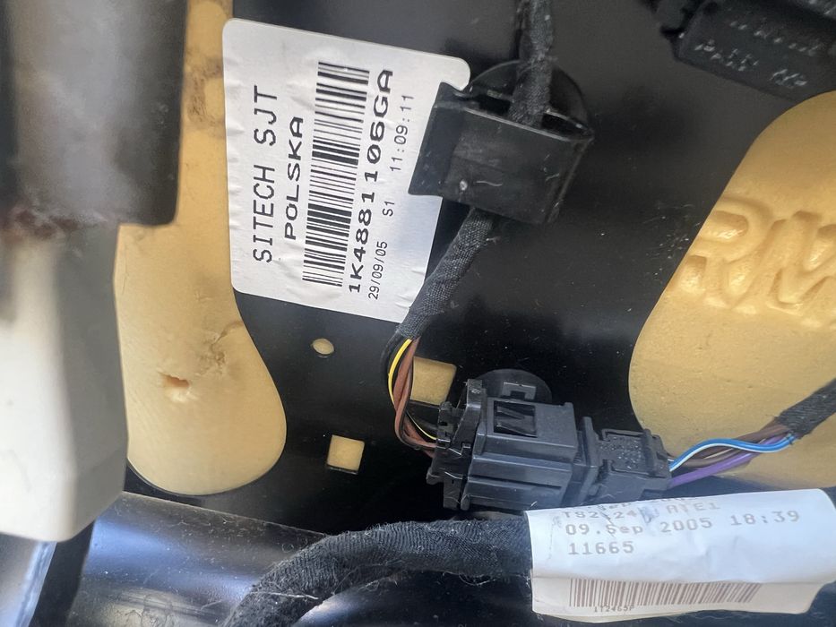 Продам сиденья на фольцваген тоуран идеал состаяние