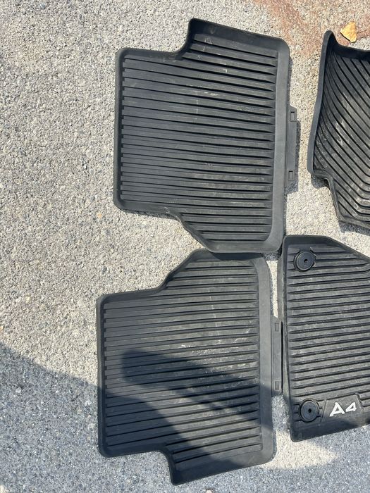 Oryginalne dywaniki gumowe Audi A4 B9
