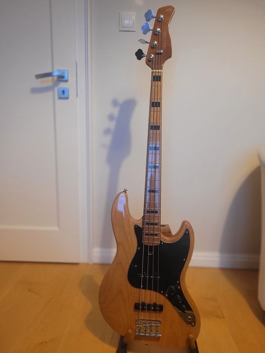 Bas Marcus Miller Sire v5 + hard case
