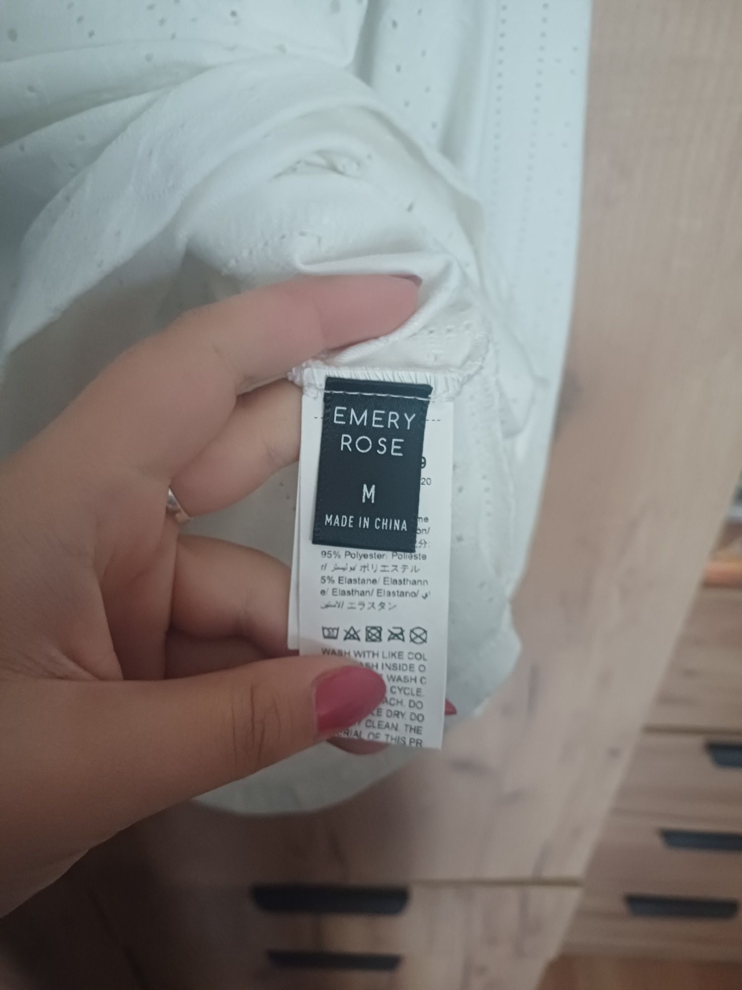 Biała bluzka letnia wakacyjna lato