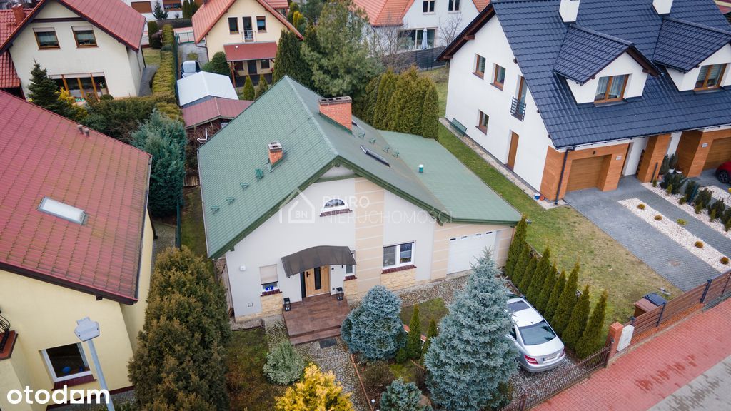 Dom wolnostojący z garażem w Lesznie Gronowo