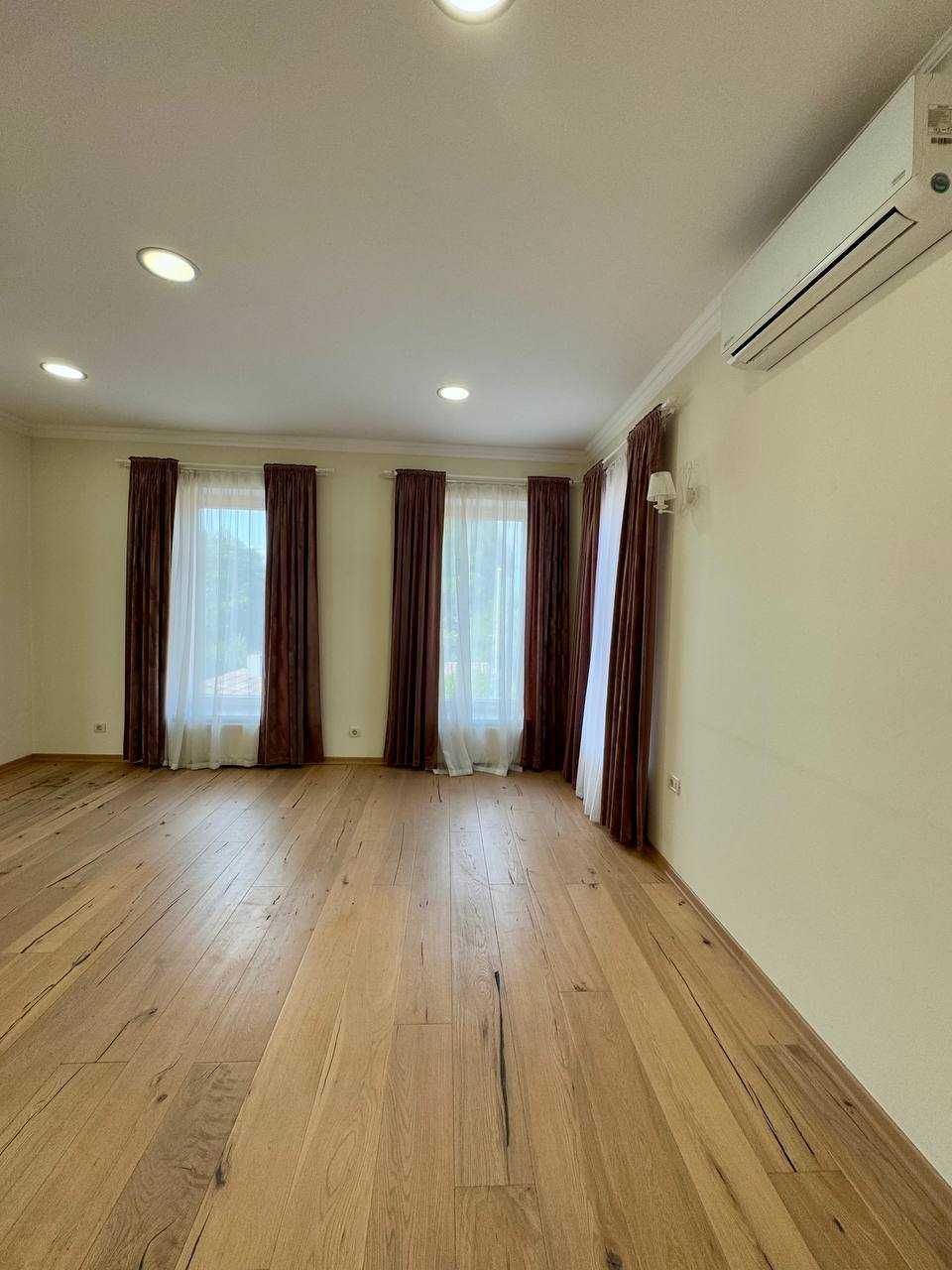 Сдаётся 3-уровневый дом 220 м² 5 соток! фонтан!