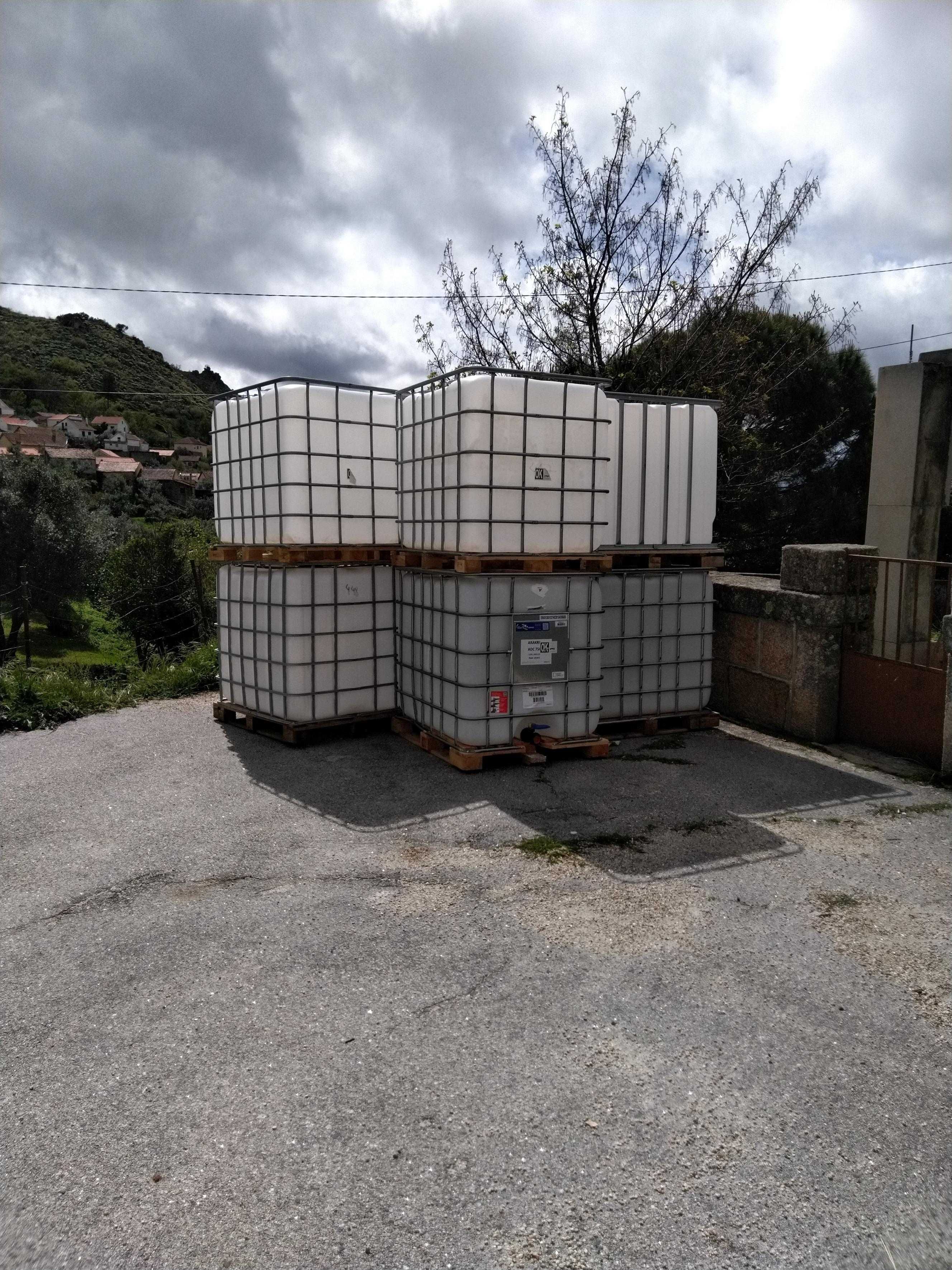 Depósitos, potes reservatórios de 1000L