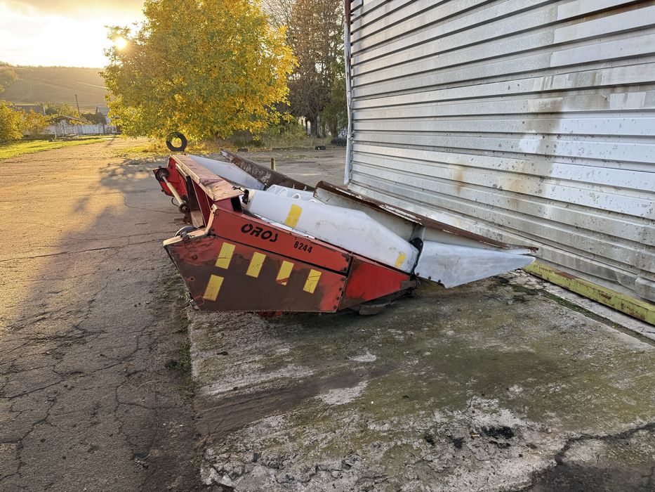 Кукурудзяна жатка Oros HSA 8244