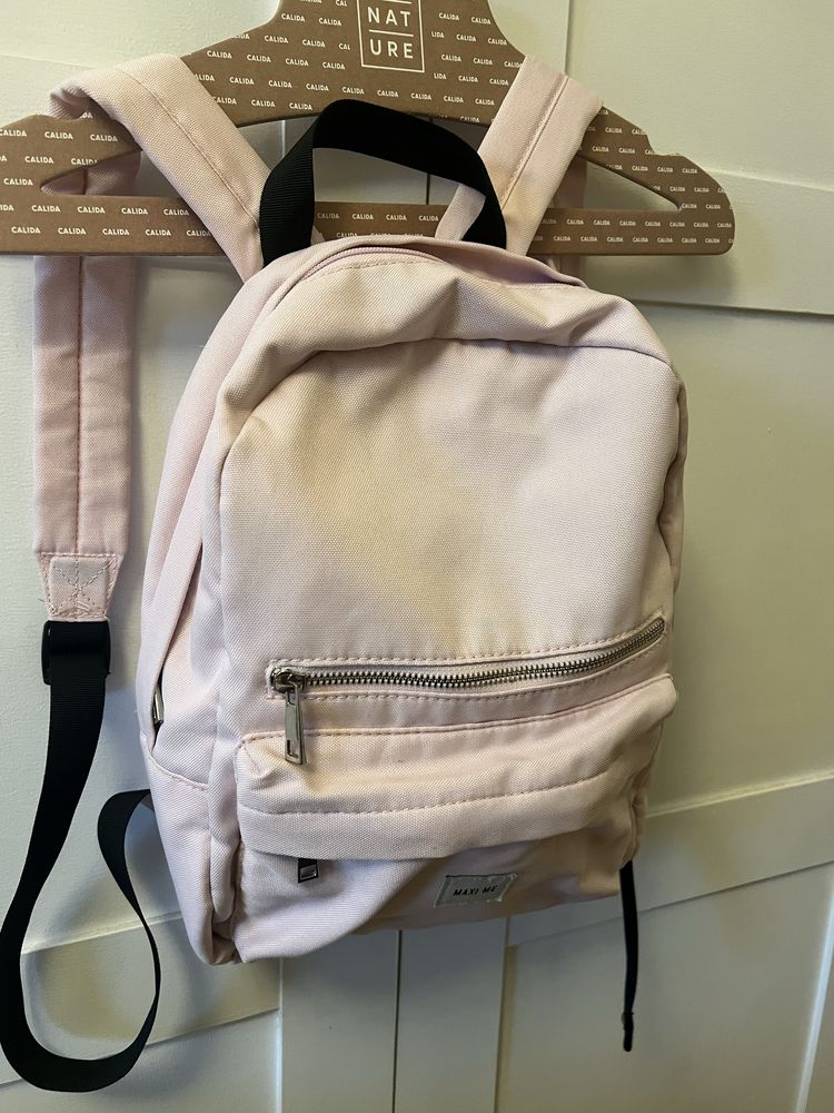 Bershka pudrowy róż plecak
