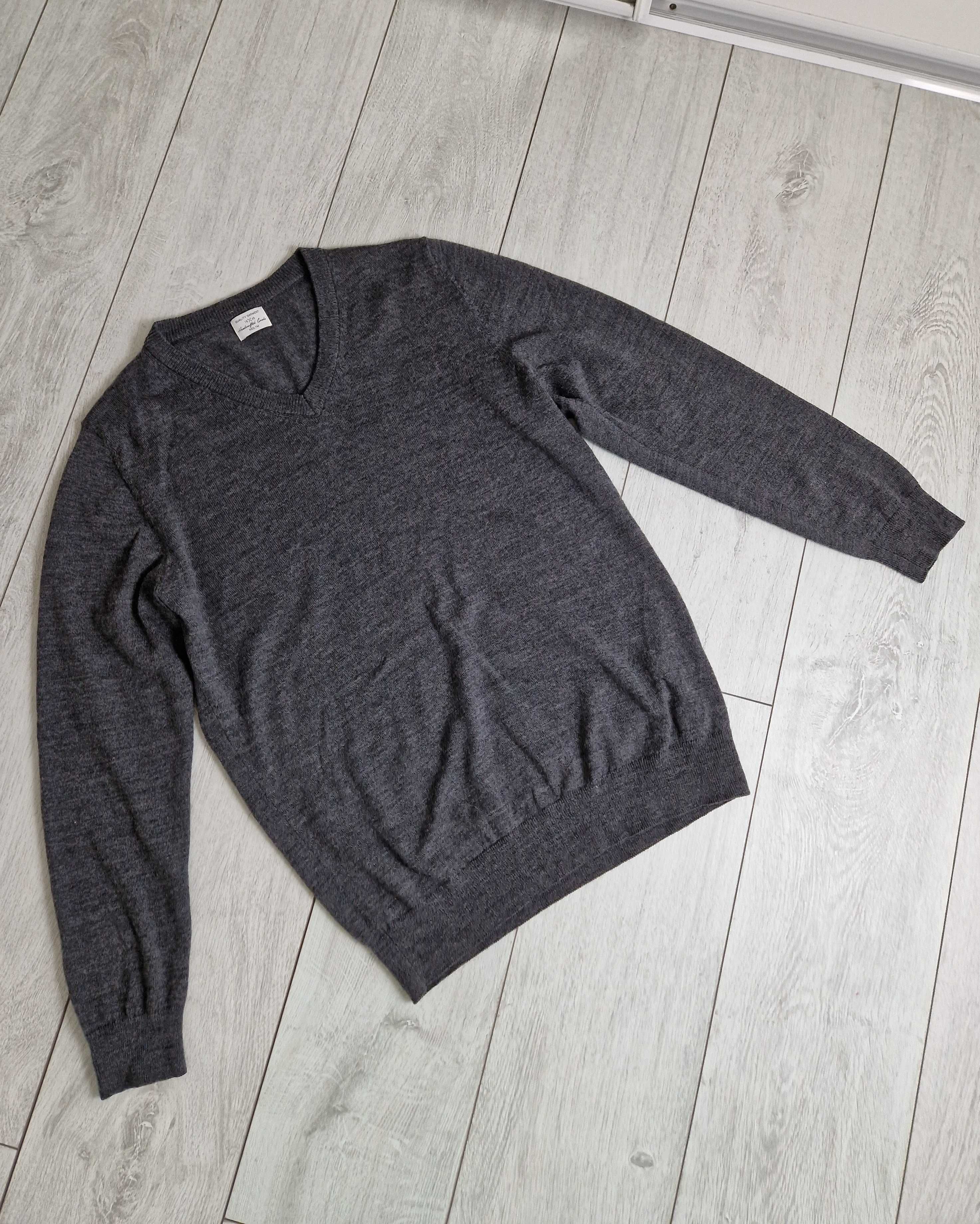 Quality Garment szary sweter wełniany w serek 100% żywa wełna merino L