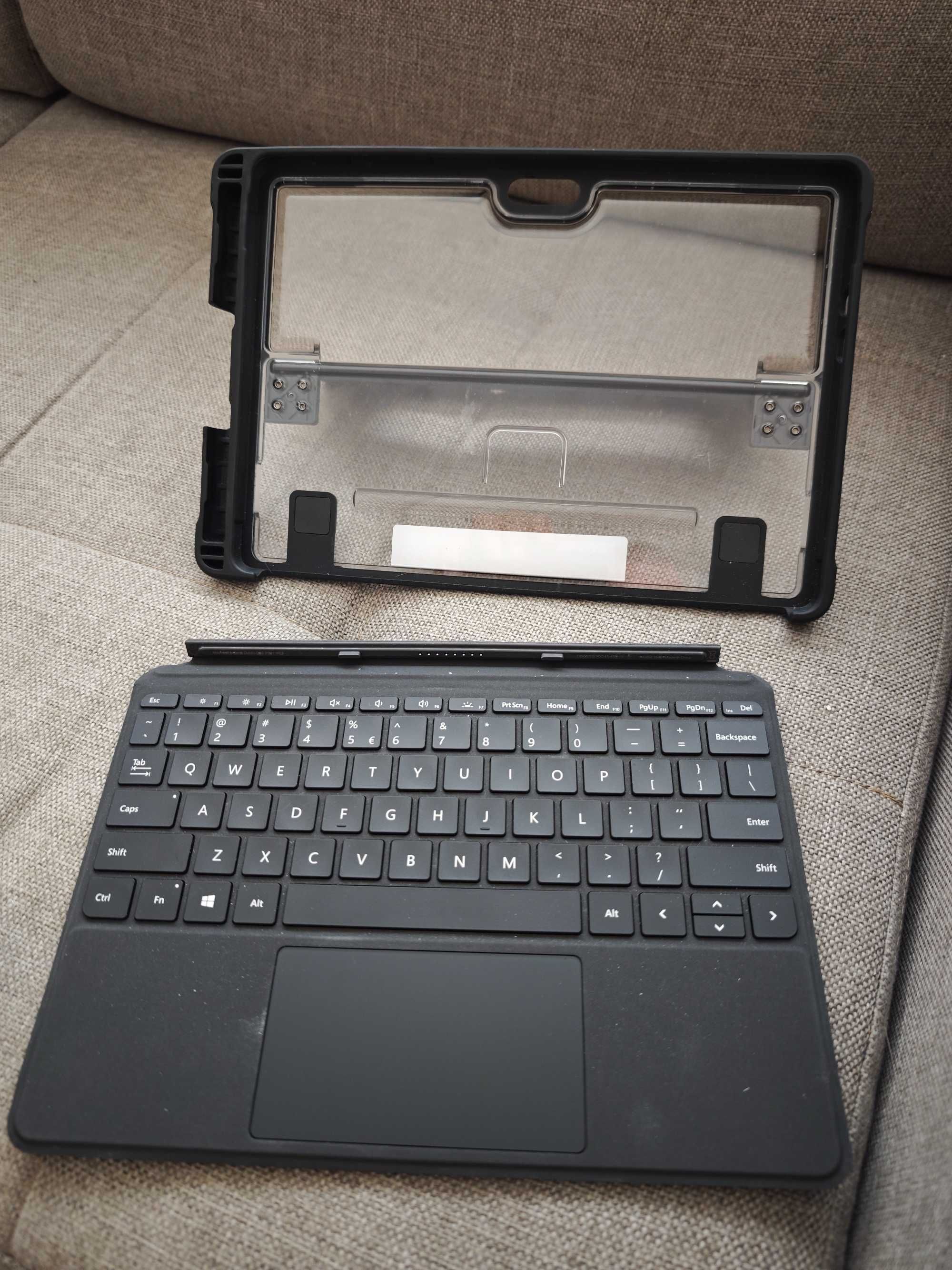 Tablet Microsoft Surface GO 1824 + etui z klawiaturą