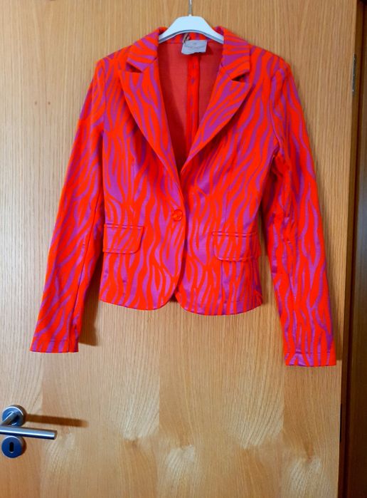 Peças de roupa, novas. Com etiqueta.