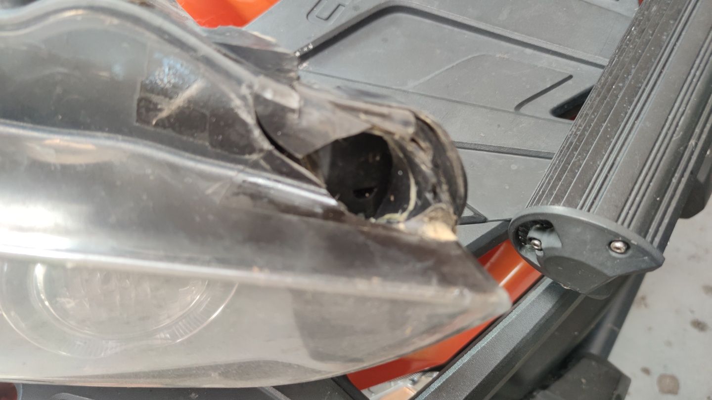 BMW e60 lift lampa bixenon skrętny. Europa
