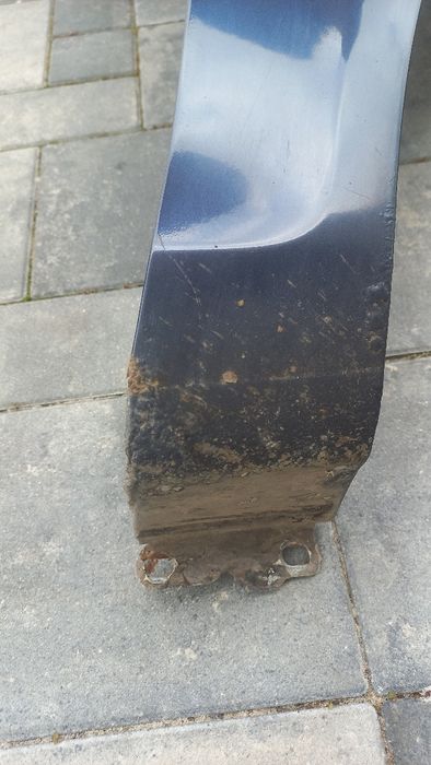 Opel Corsa d blotnik przedni prawy z168