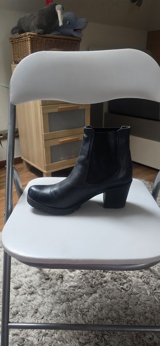 Granatowe skórzane botki Lanquier, rozmiar 40