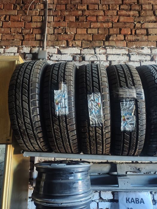 Шини нові 235/75/15
