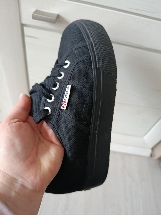 Кеди SUPERGA 2790
Нові. Оригінал
Колір чорний. Текст
