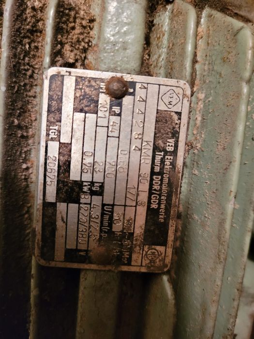 silnik elektryczny z maszyny