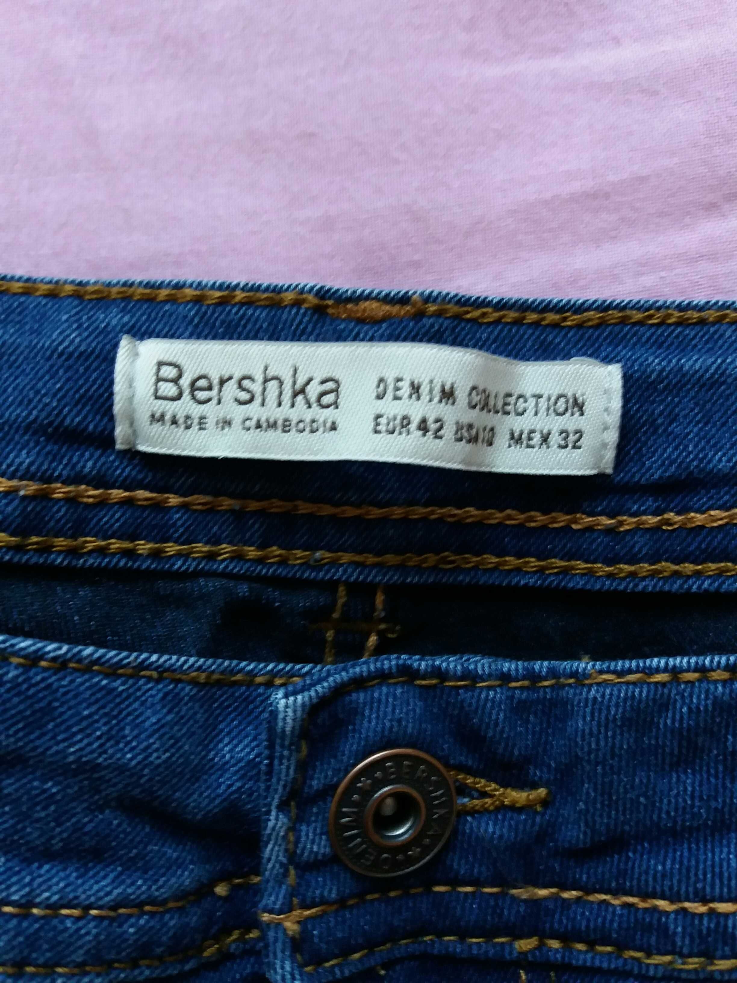 Niebieskie spodnie rurki Bershka 38 M