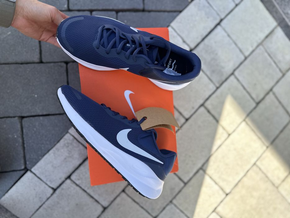 Чоловічі оригінальні кросівки Nike revolution 7 FB2207 400