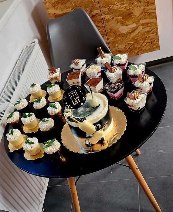 Ciasta monoporcje deserki stoły słodkie wesela komunie imprezy