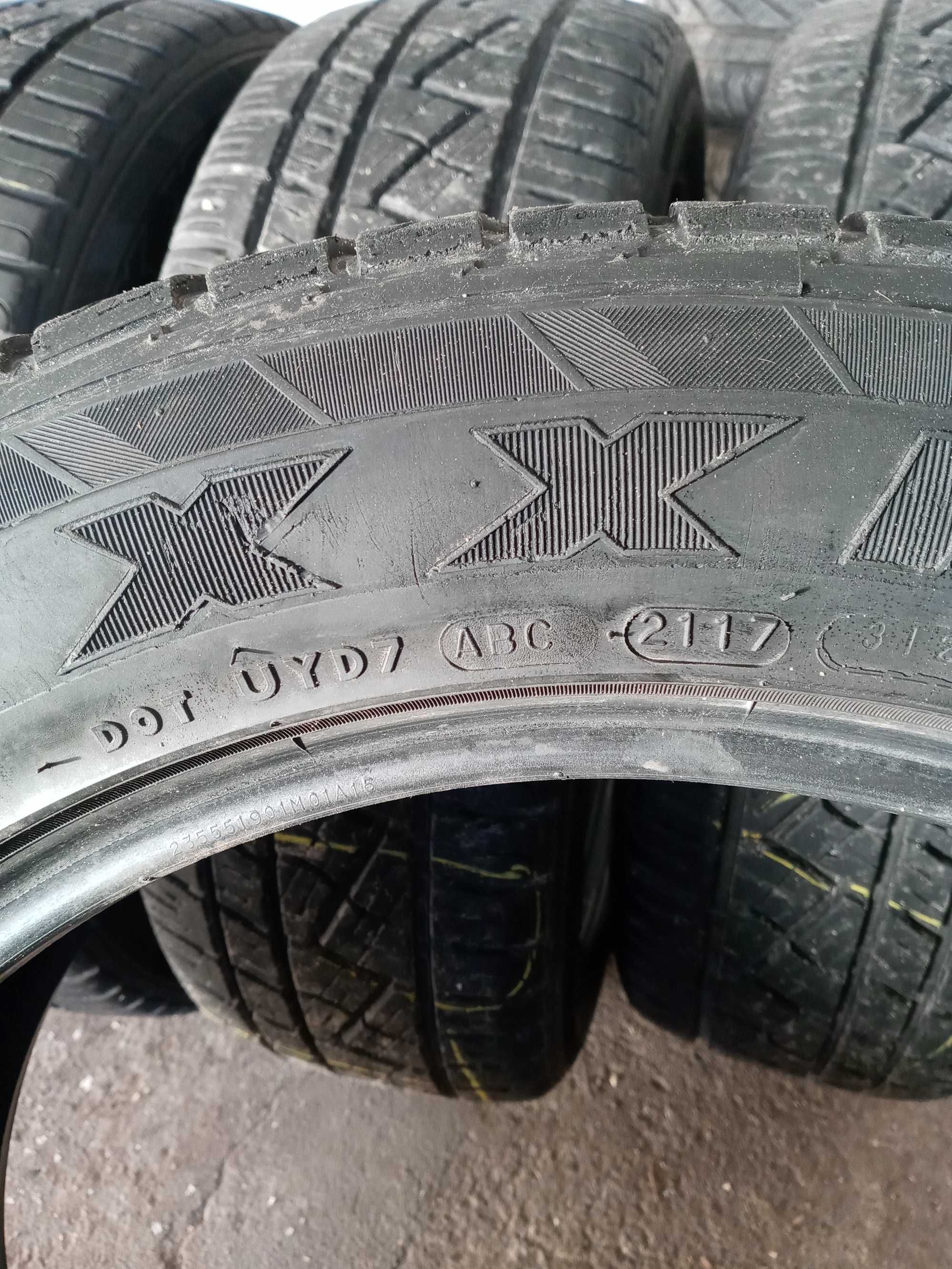 Maxxis 235/55 r19