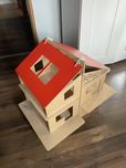 Domek drewniany do lalek figurek