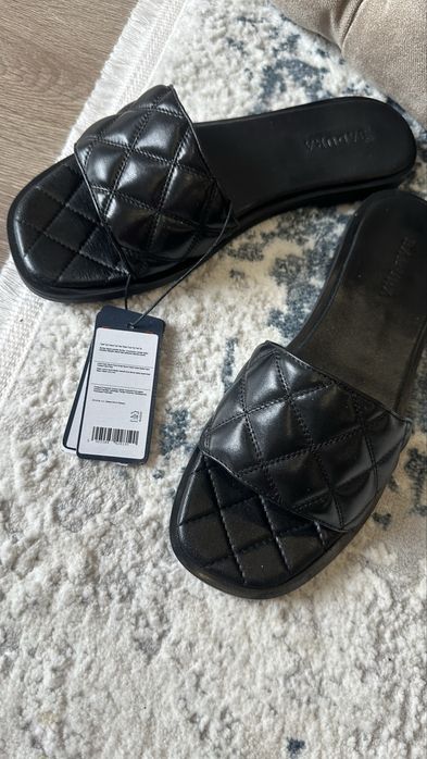 Шльопанці сланці шкіра