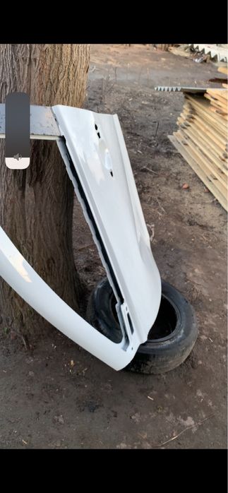 Двері renault zoe 52 41 з невеликим дифектом
