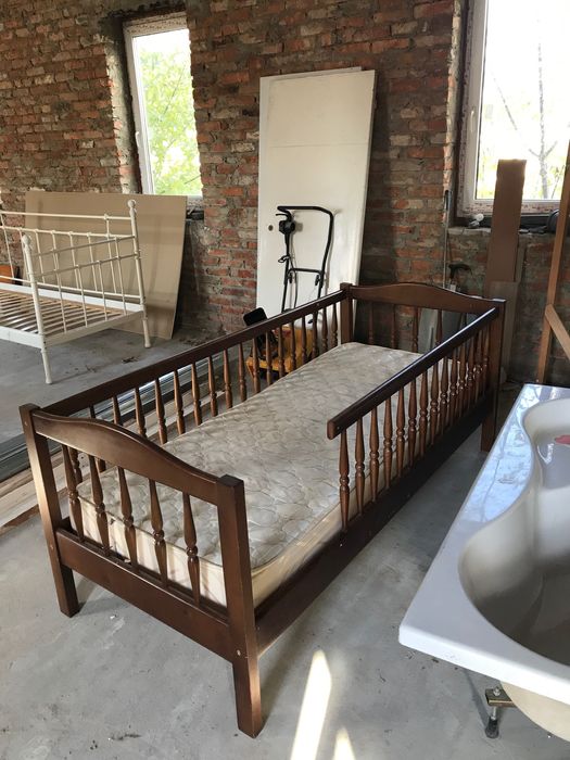 Ліжко дерев’яне з матрацом 80*190