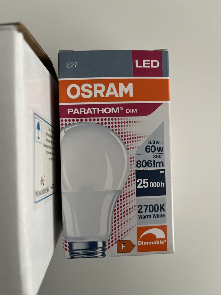 Wiszacy sznurek lampa