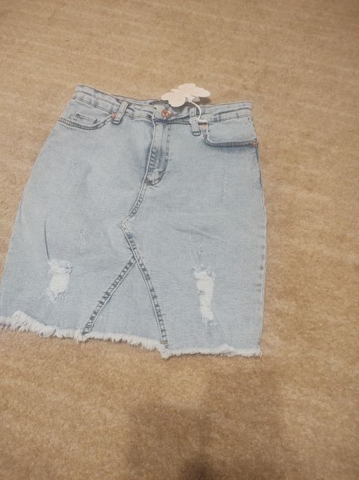 Damska spódnica jeansowa