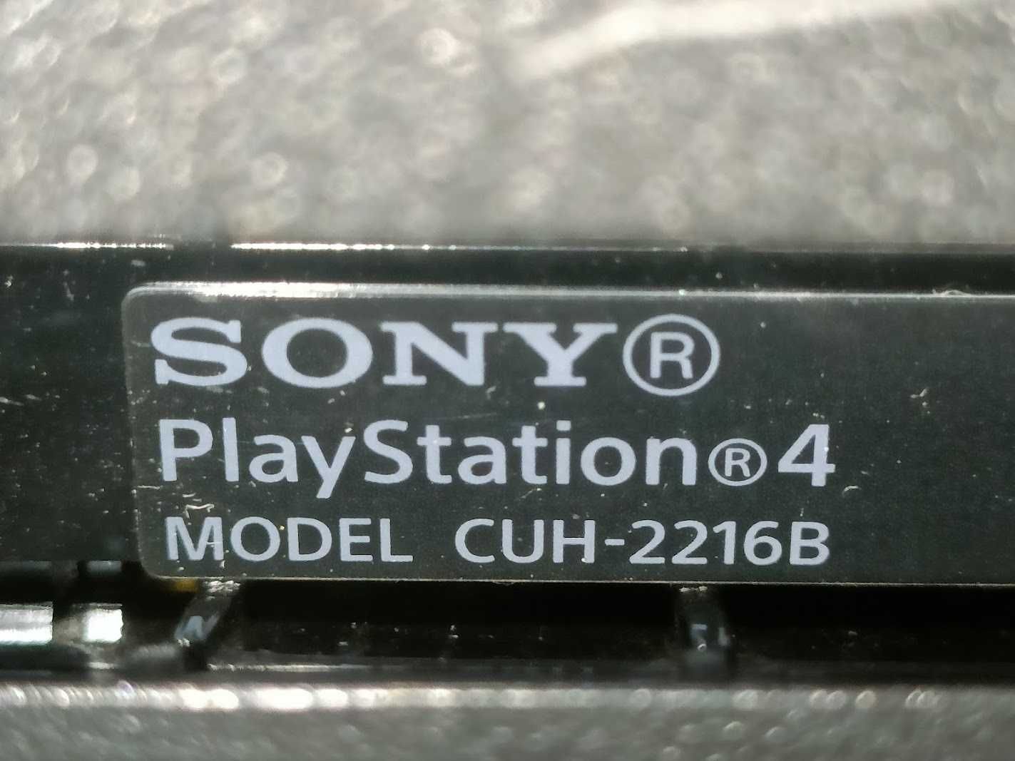 Konsola PlayStation 4 Slim (PS4) 500GB - bez pada