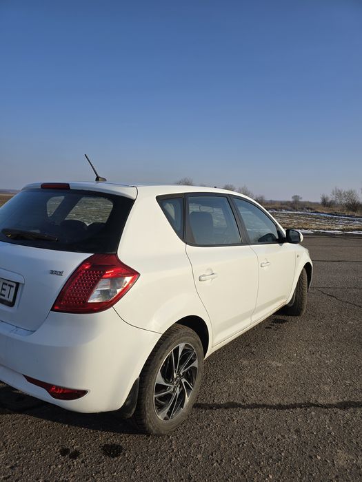 Продам Kia ceed 2010