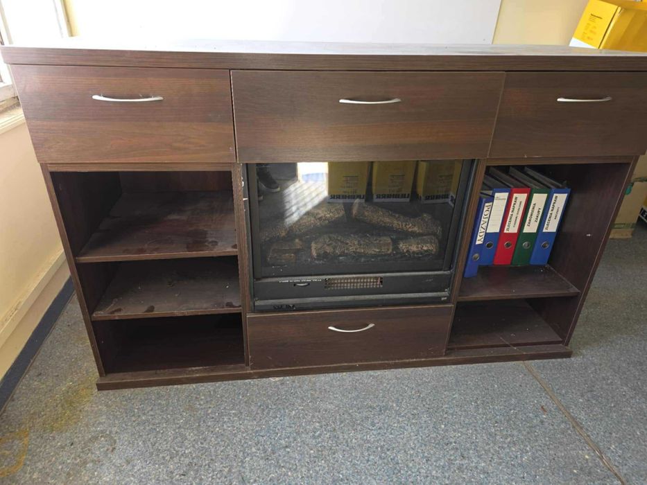 Komoda z elektrycznym kominkiem