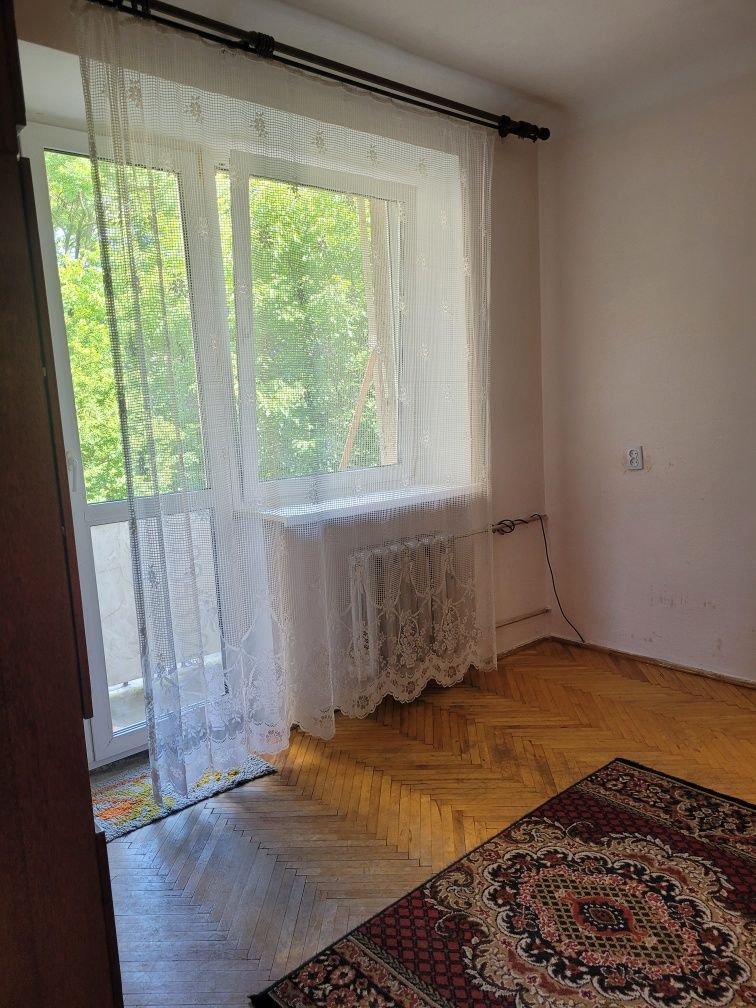 Продам 2 км.кв.в самому серці міста по вул.Незалежності (гот.Надія)
