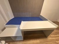 Nowe łózko mlodziezowe 90x200 z biurkiem i polkami styl skandynawski