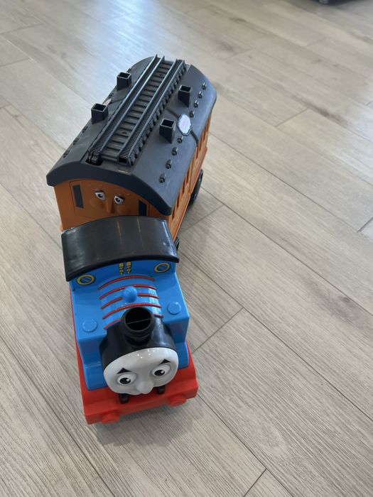 Fisher price tomek i przyjaciele karolek