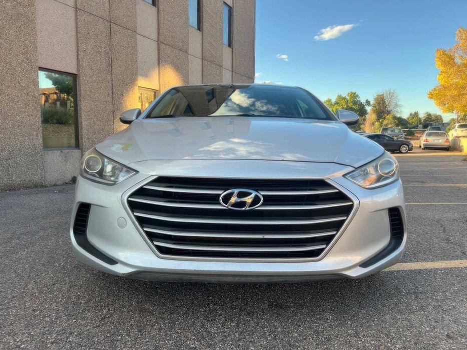 Hyundai Elantra Limited      2017