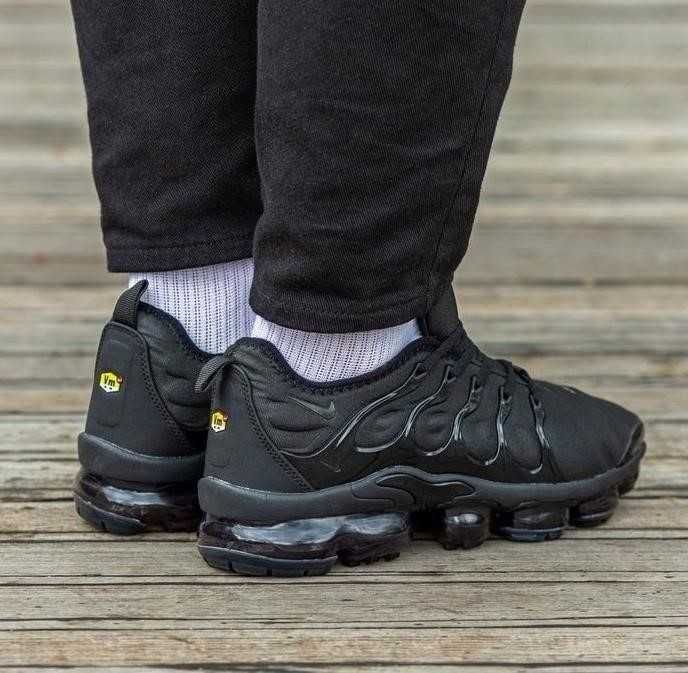 Мужские кроссовки Nike Air VaporMax Plus All Black 40-45 найк аир