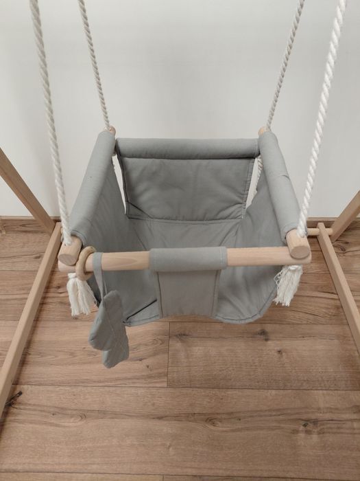 Гойдалка дитяча у відмінному стані