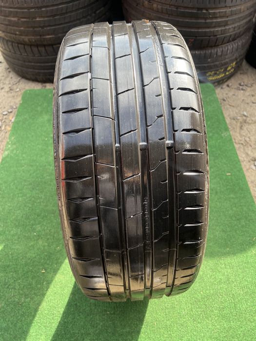 *Opona pojedynka Continental 225/40/19
