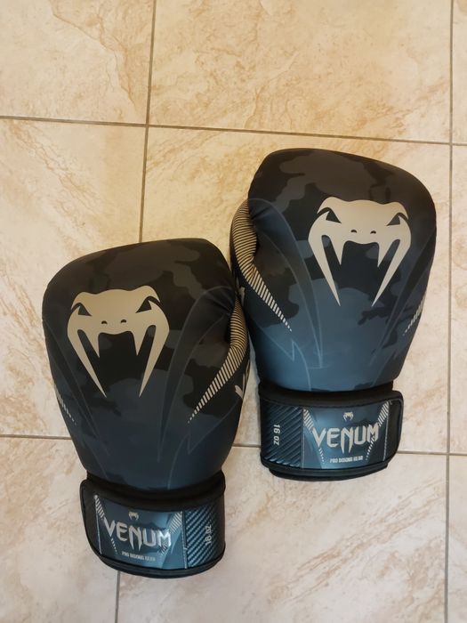 Rękawice bokserskie Venum Impact