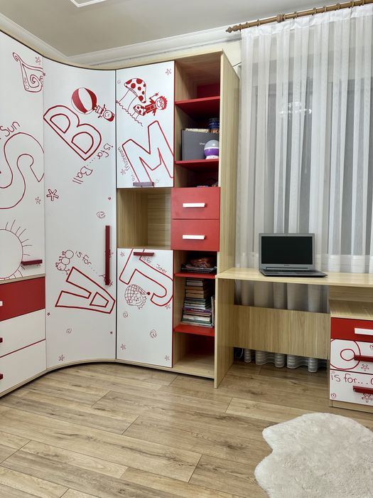 Продам у хорошому стані дитячі меблі як для дівчинки так і для хлопч