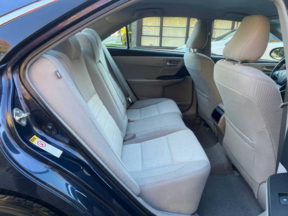 Toyota Camry LE      2015