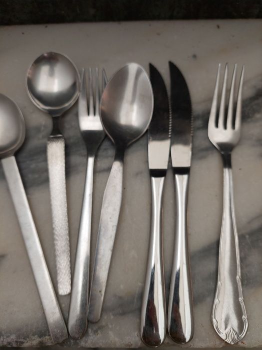 Talheres várias usados