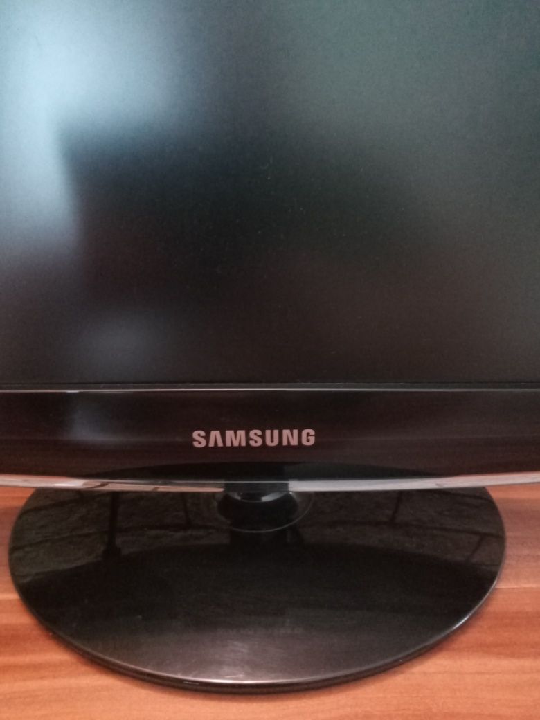 Monitor Samsung 22" model LS22CMYKFYA/EN