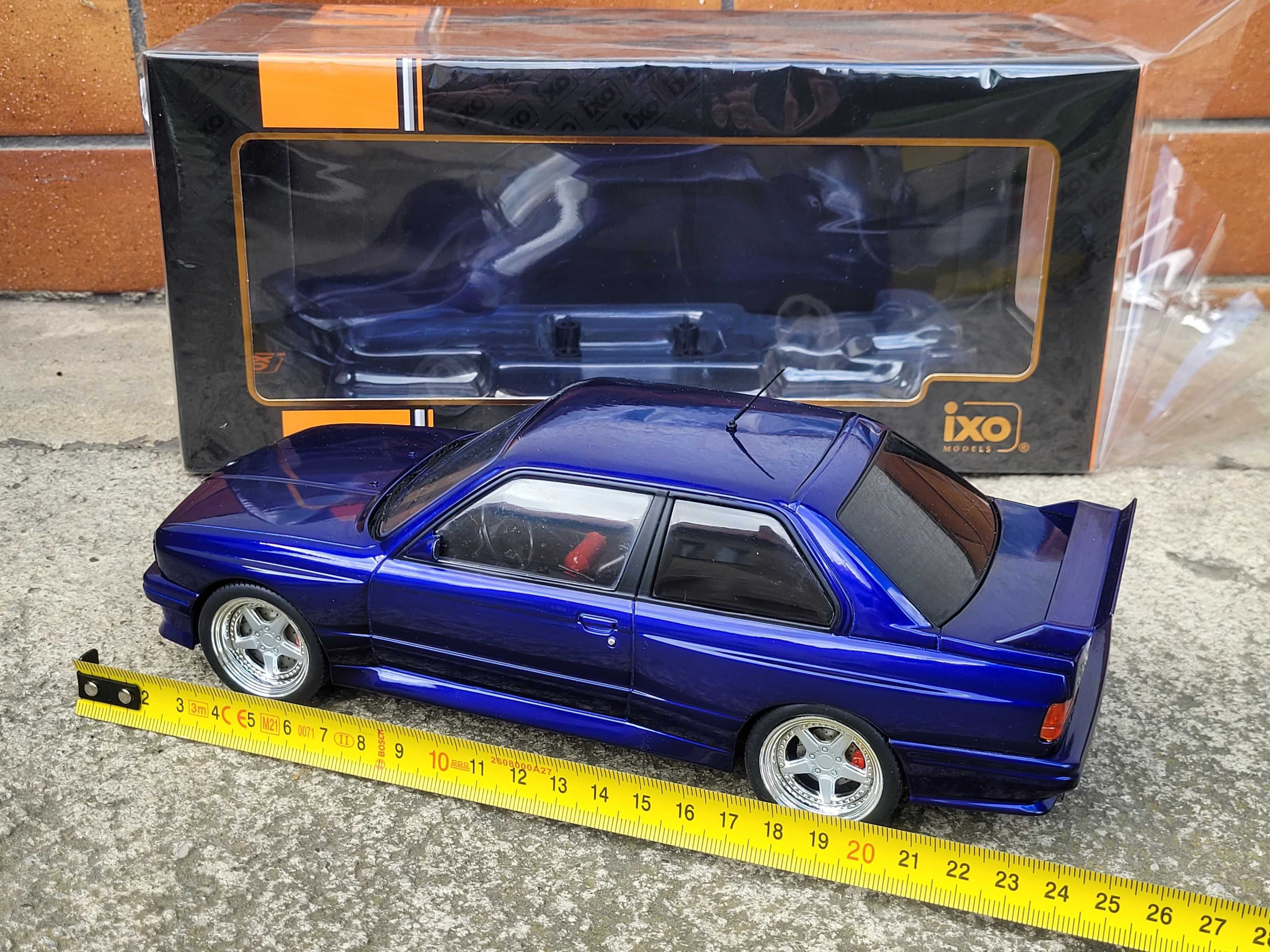 Kolekcja modeli 1:18 BMW E30 M3 M Power Unikat IXO