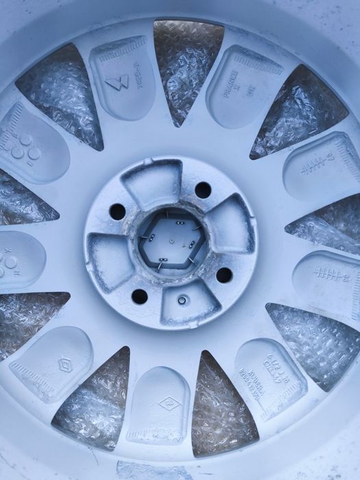 Диски Renault Megane Scenic Clio Logan Sandero Dacia Nissan R16(4*100)