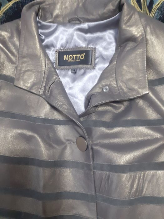 Куртка женская,кожаная,в отличном  состоянии с вставками с замши