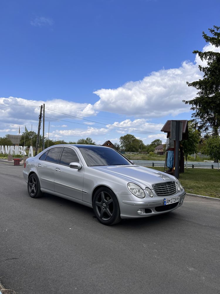 Mercedes-Benz E-Class W-211