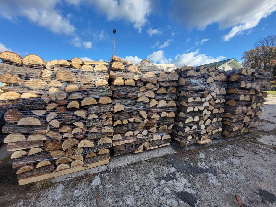 Drewno Dąb Grab Brzoza kominkowe drzewo opałowe suche świeże układane